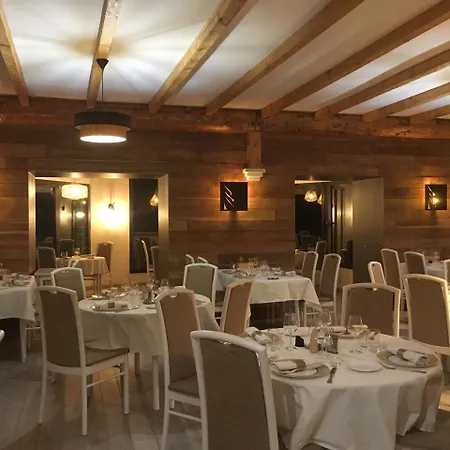 Hotel Logis Restaurant Des Sapins Lanarce