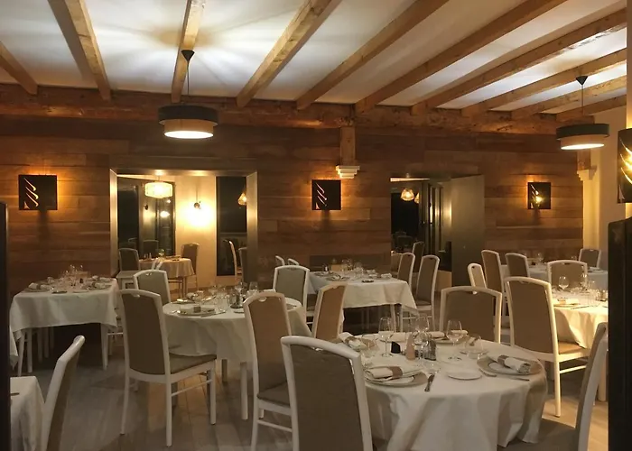 Hotel Logis Restaurant Des Sapins Lanarce