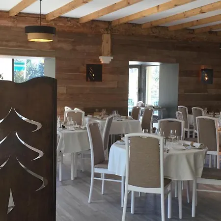Logis Restaurant Des Sapins فندق